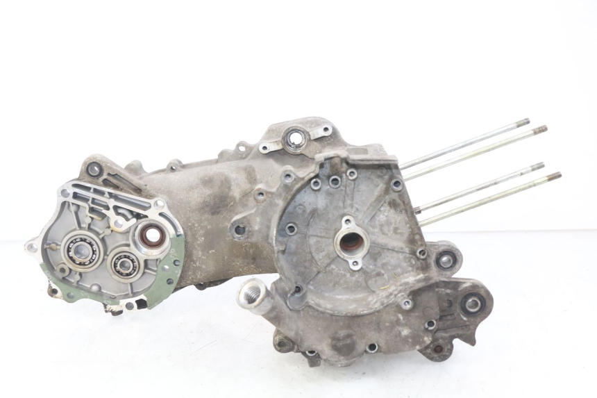 photo de MOTORBLOCK-UNTERTEIL PEUGEOT V-CLIC VCLIC 50 (2007 - 2013) - Fokus auf die Struktur