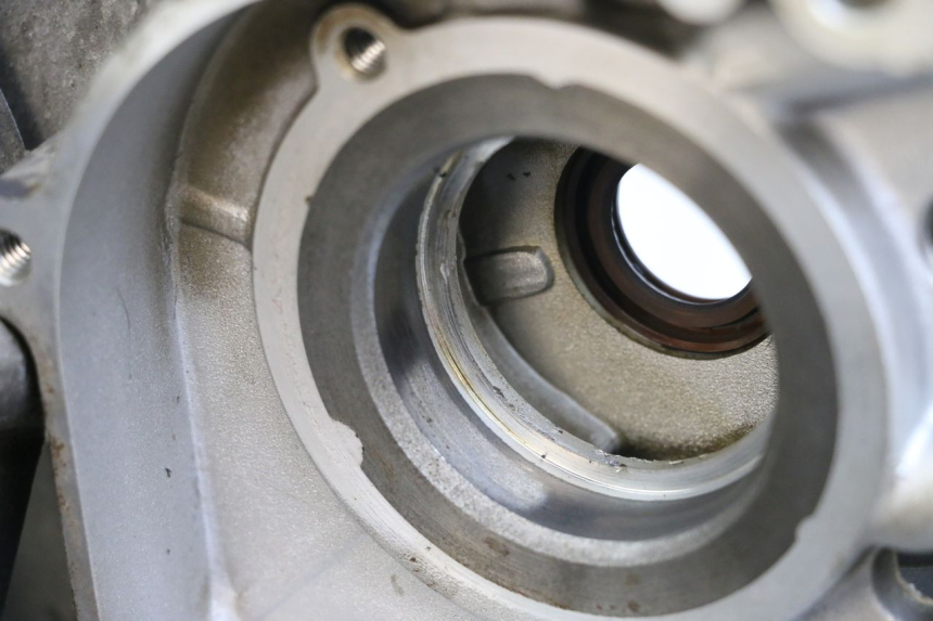 photo de MOTORBLOCK-UNTERTEIL PEUGEOT V-CLIC VCLIC 50 (2007 - 2013) - Detaillierte Sichtprüfung