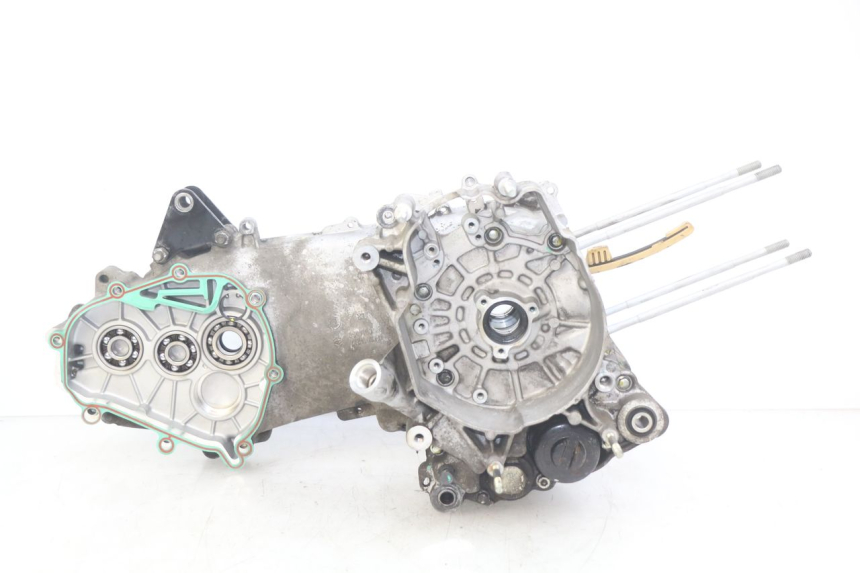 photo de MOTORBLOCK-UNTERTEIL PIAGGIO VESPA GTS IGET ABS 125 (2017 - 2023) - Detaillierte Sichtprüfung