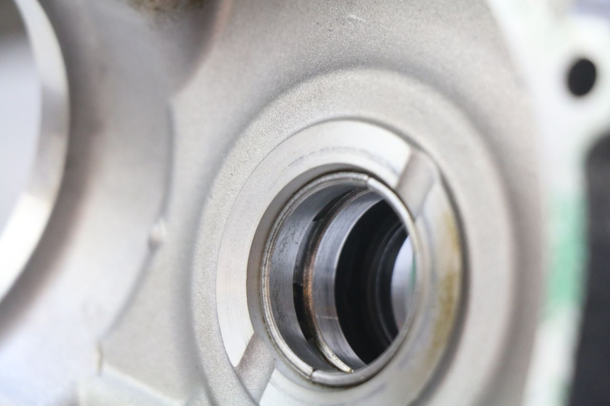 photo de MOTORBLOCK-UNTERTEIL PIAGGIO VESPA GTS IGET ABS 125 (2017 - 2023) - Detailansicht des Bauteils