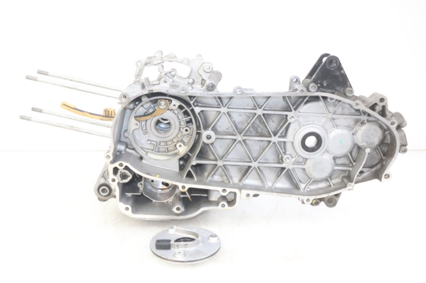 photo de MOTORBLOCK-UNTERTEIL PIAGGIO VESPA GTS IGET ABS 125 (2017 - 2023) - Kennzeichnungen und Originalreferenzen