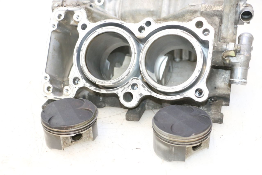 photo de KURBELGEHÄUSE HONDA VFR FI RC46 800 (1998 - 2001) - Details der Befestigungspunkte