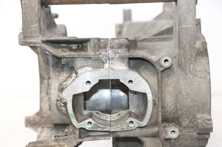photo de UNTERER MOTORBLOCK PEUGEOT VIVACITY NEW 2T 50 (2008 - 2017) - Detailansicht des Bauteils
