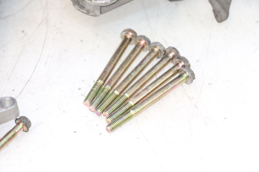photo de UNTERER MOTORBLOCK PEUGEOT VIVACITY NEW 2T 50 (2008 - 2017) - Details der Befestigungspunkte