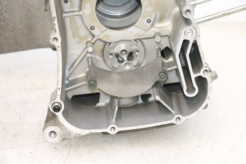 photo de UNTERER MOTORBLOCK YAMAHA XMAX X-MAX 125 (2006 - 2009) - Alternativer Blickwinkel