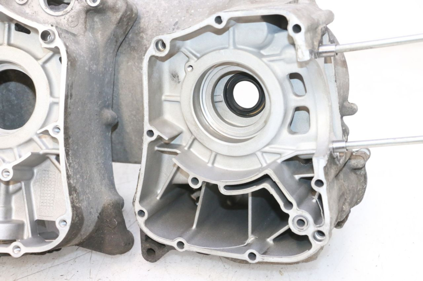 photo de UNTERER MOTORBLOCK YAMAHA XMAX X-MAX 125 (2006 - 2009) - Detailansicht des Bauteils