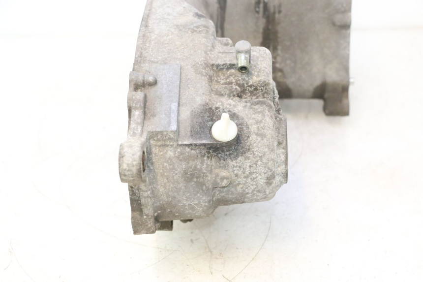 photo de UNTERER MOTORBLOCK YAMAHA XMAX X-MAX 125 (2006 - 2009) - Details der Befestigungspunkte