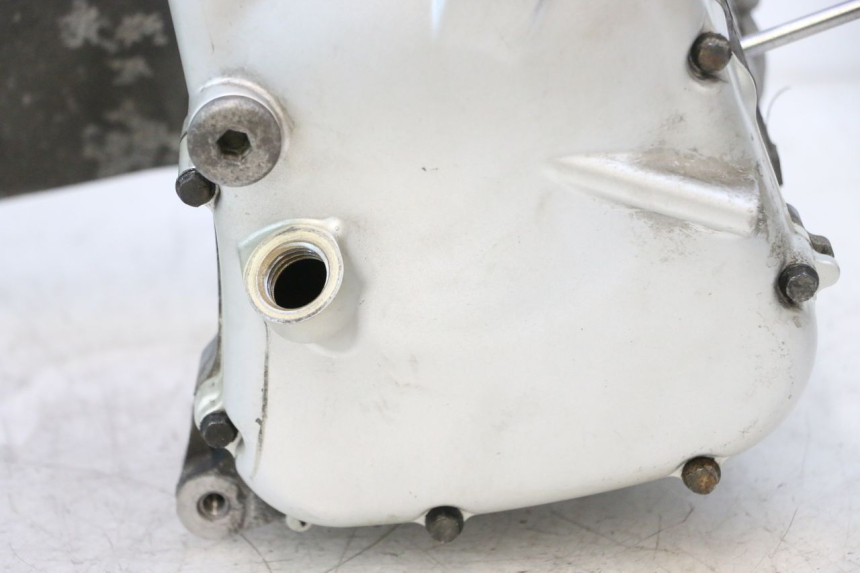 photo de UNTERER MOTORBLOCK YAMAHA XMAX X-MAX 125 (2006 - 2009) - Details der Befestigungspunkte