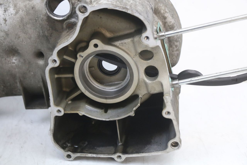 photo de UNTERER MOTORBLOCK YAMAHA YP MAJESTY 125 (2002 - 2006) - Alternative Perspektive