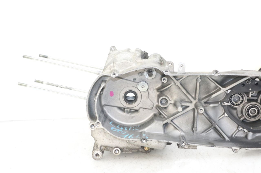 photo de UNTERER MOTORBLOCK YAMAHA YP MAJESTY 125 (2002 - 2006) - Alternative Perspektive