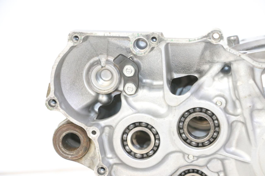 photo de KURBELGEHÄUSE YAMAHA YZ-F YZF 250 (2014 - 2018) - Details der Befestigungspunkte