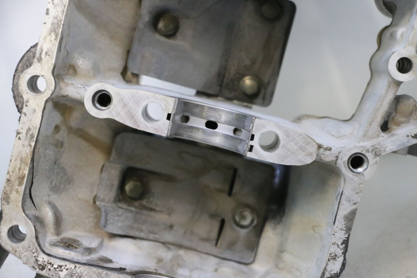 photo de KURBELGEHÄUSE YAMAHA YZF R GENESIS 750 (1993 - 1998) - Details der Befestigungspunkte