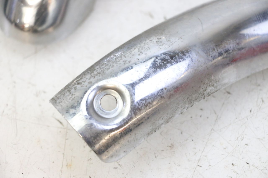 photo de Auspuffkrümmer HYOSUNG GV AQUILA 125 (2000 - 2009) - Details der Befestigungspunkte