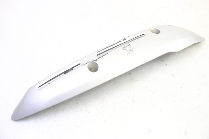 photo de AUSPUFFBLENDE SYM GTS EVO 125 (2009 - 2013) - Details der Befestigungspunkte