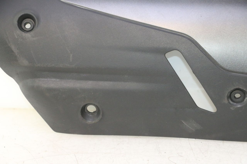 photo de AUSPUFFBLENDE PIAGGIO MP3 HPE 530 (2022 - 2026) - Zoom auf Komponenten