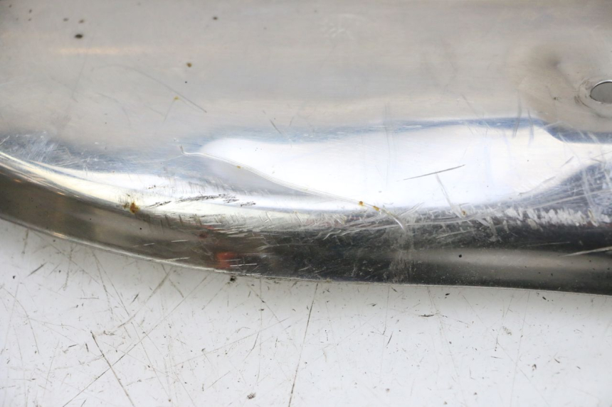 photo de AUSPUFFBLENDE PEUGEOT V-CLIC VCLIC 50 (2007 - 2013) - Details der Befestigungspunkte