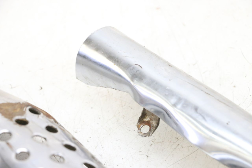 photo de AUSPUFFBLENDE KYMCO ZING 125 (1997 - 2003) - Hochauflösende Nahaufnahme