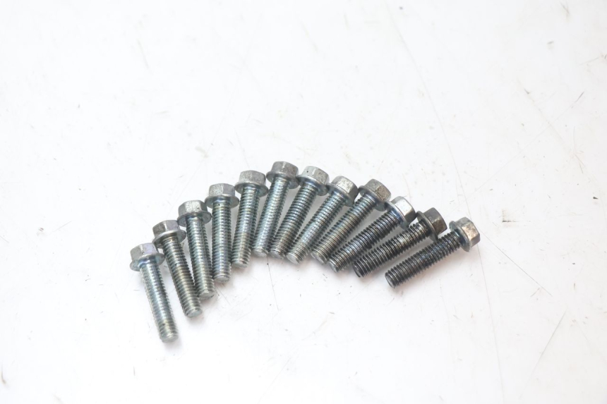 photo de KUPPLUNGSDECKEL KAWASAKI ER-6 ER6 N 650 (2005 - 2009) - Oberflächenzustand und Material