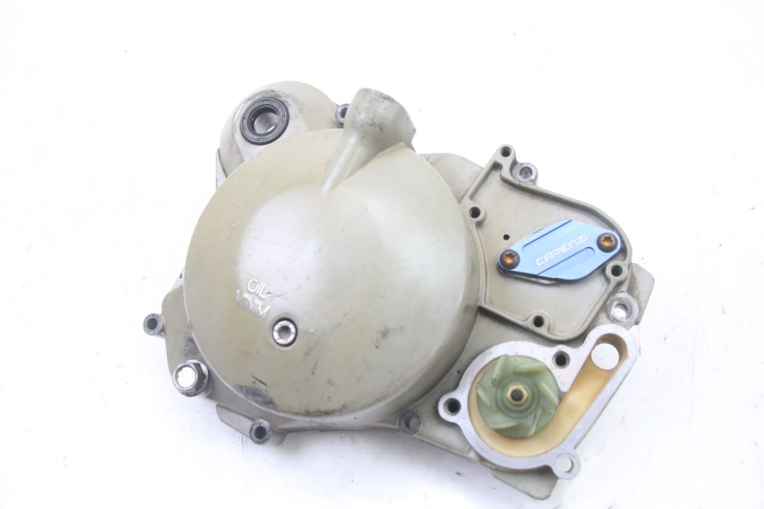 photo de KUPPLUNGSDECKEL DERBI SENDA SM DRD X-TREME 50 (2011 - 2017) - Detailansicht des Bauteils