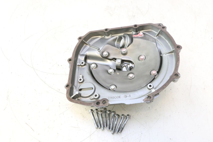 photo de KUPPLUNGSDECKEL KAWASAKI ZZR 600 (1995 - 2004) - Details der Befestigungspunkte