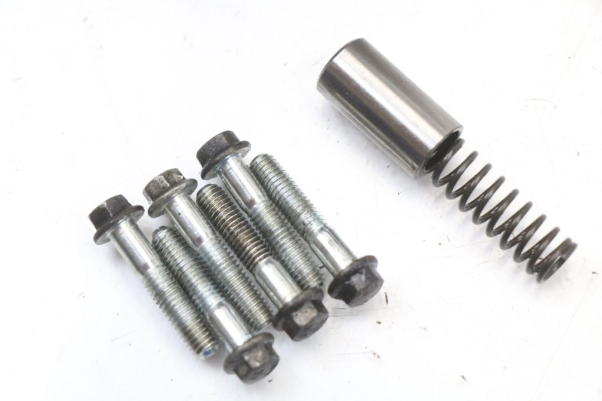 photo de ÖLWANNE PIAGGIO XEVO - X EVO 125 (2007 - 2017) - Oberflächenzustand und Material