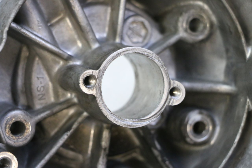 photo de KURBELGEHÄUSE RECHTS PEUGEOT KISBEE 2T 50 (2018 - 2022) - Detailansicht des Bauteils