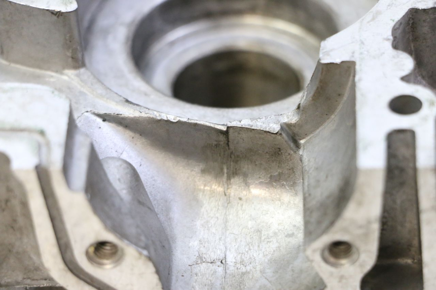 photo de KURBELGEHÄUSE RECHTS PEUGEOT KISBEE 2T 50 (2018 - 2022) - Oberflächenzustand und Material