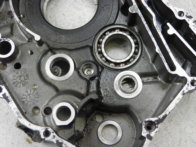 photo de KURBELGEHÄUSE RECHTS KYMCO QUANNON 125 (2007 - 2014) - Details der Befestigungspunkte