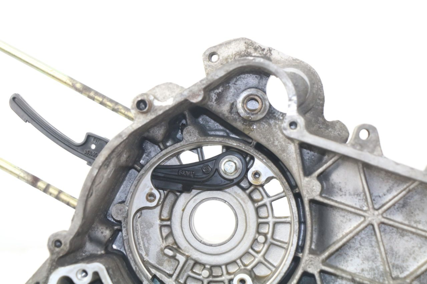 photo de KURBELGEHÄUSE LINKS PIAGGIO FLY 125 (2005 - 2012) - Details der Befestigungspunkte