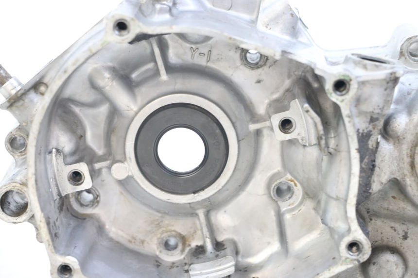 photo de Linkes Motorgehäuse YAMAHA YZ 85 (2002 - 2018) - Hochauflösende Nahaufnahme