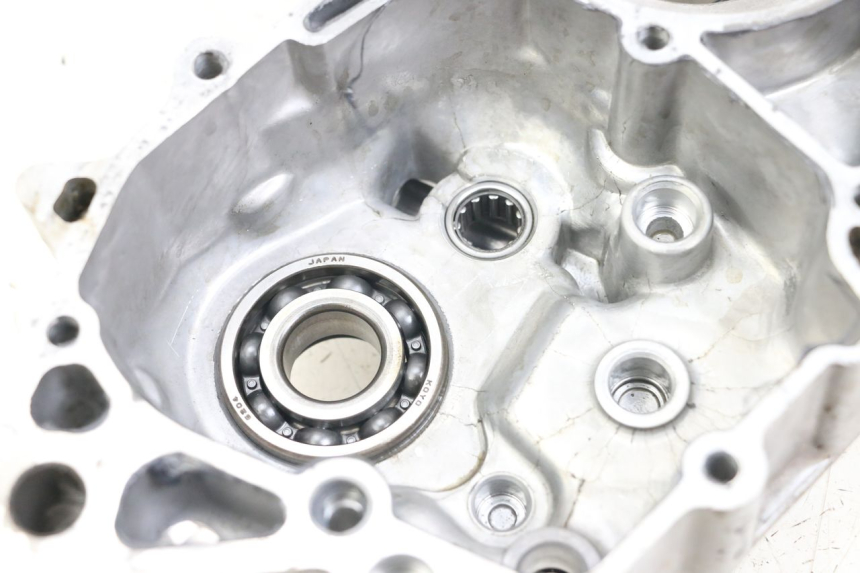 photo de Linkes Motorgehäuse YAMAHA YZ 85 (2002 - 2018) - Alternative Perspektive