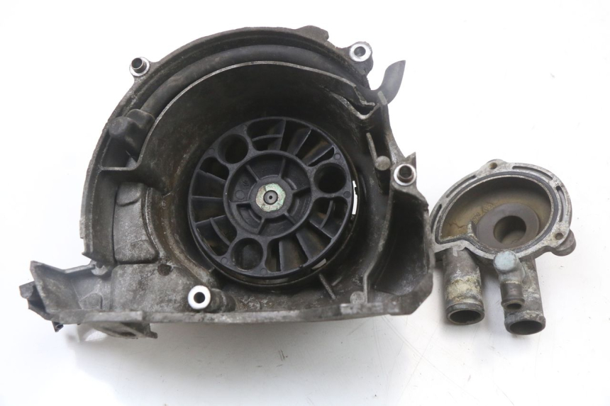 photo de WASSERPUMPENDECKEL  PIAGGIO MP3 125 (2006 - 2014) - Oberflächenzustand und Material