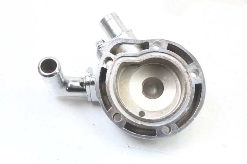 photo de WASSERPUMPENDECKEL  REGAL RAPTOR RAXTER 2 125 (2007 - 2015) - Alternative Perspektive