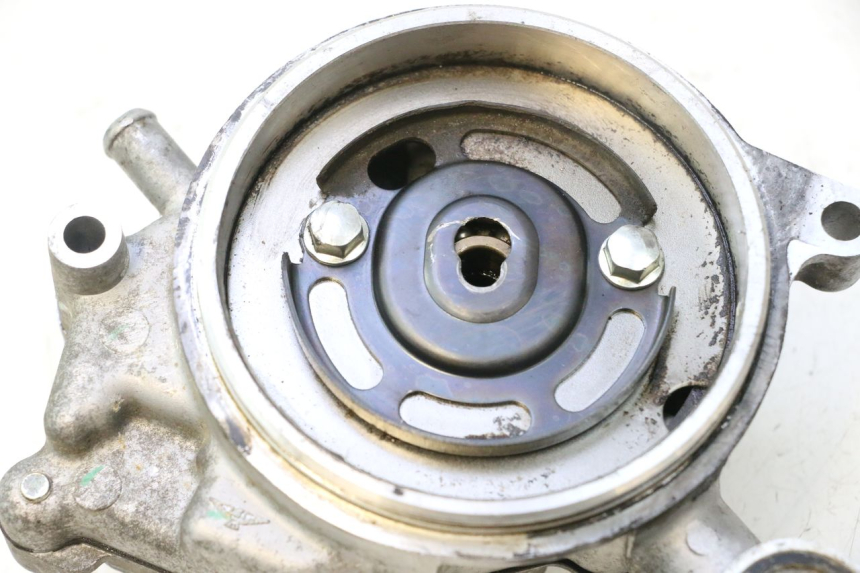 photo de WASSERPUMPENDECKEL  YAMAHA X-MAX XMAX 125 (2010 - 2013) - Detailansicht des Bauteils