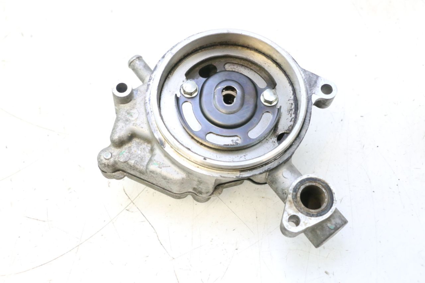 photo de WASSERPUMPENDECKEL  YAMAHA X-MAX XMAX 125 (2010 - 2013) - Zoom auf Gebrauchszustand