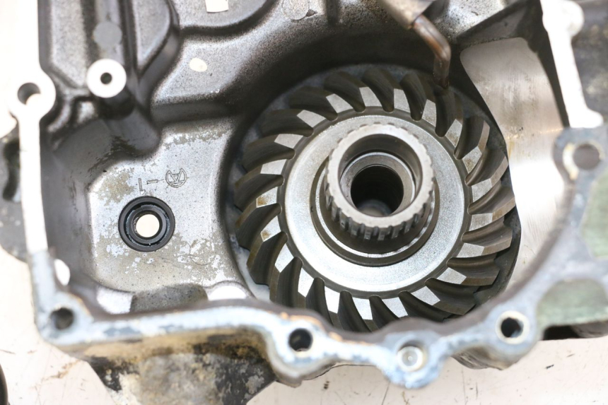 photo de GETRIEBEDECKEL KAWASAKI GTR 1000 (1994 - 2004) - Zoom auf Gebrauchszustand