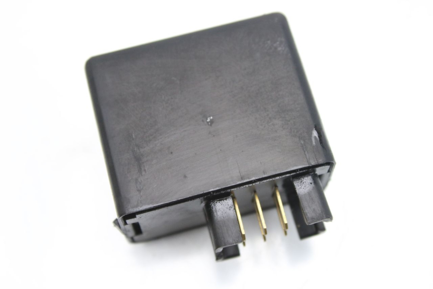 photo de BLINKERRELAIS SUZUKI AN BURGMAN 400 (2006 - 2010) - Detailansicht des Bauteils