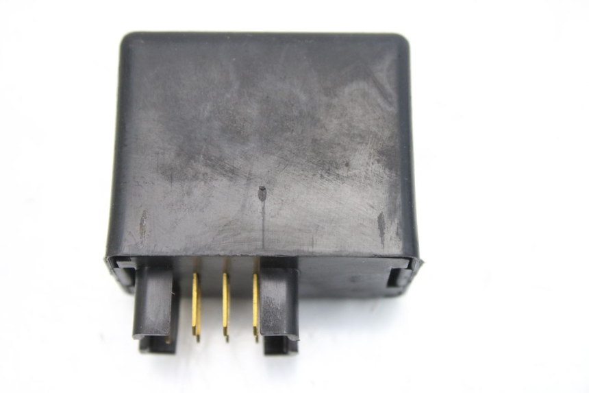 photo de BLINKERRELAIS SUZUKI AN BURGMAN 400 (2006 - 2010) - Zoom auf Gebrauchszustand