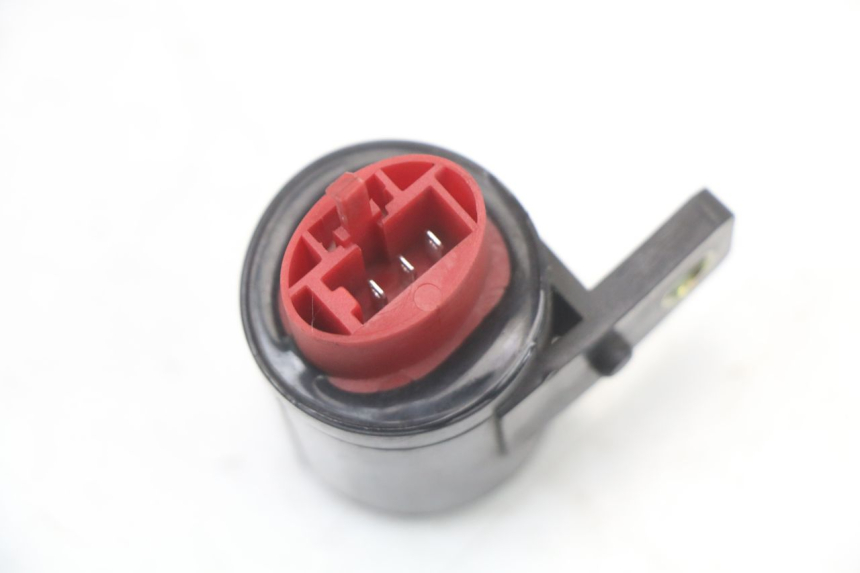 photo de BLINKERRELAIS KYMCO DINK STREET 125 (2009 - 2014) - Zoom auf Gebrauchszustand