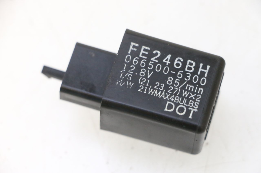 photo de BLINKER RELAIS KAWASAKI ER-6 ER6 N 650 (2005 - 2009) - Hauptansicht