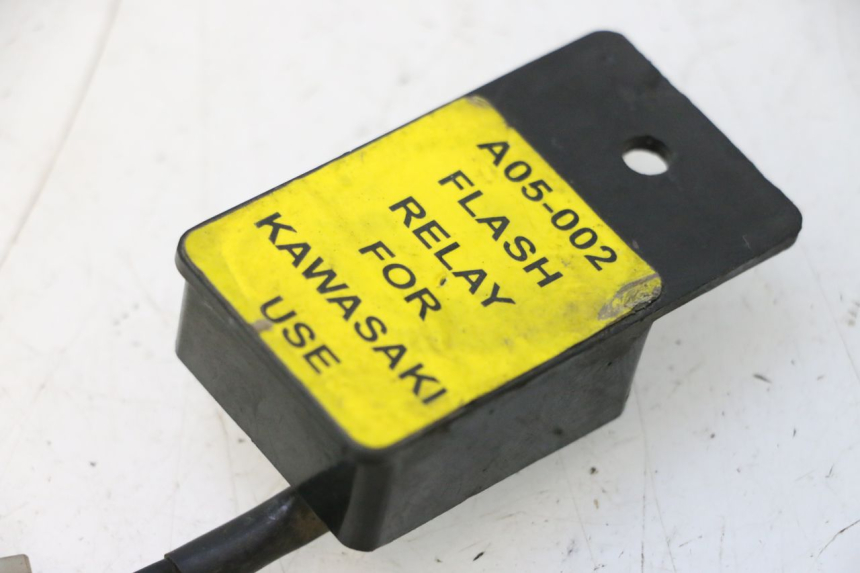 photo de BLINKER RELAIS KAWASAKI ER-6 ER6 N 650 (2005 - 2009) - Alternative Perspektive