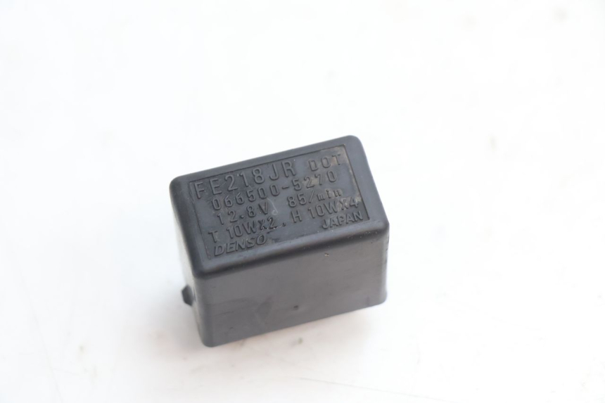 photo de BLINKER RELAIS SUZUKI GSR 600 (2005 - 2012) - Detailansicht des Bauteils