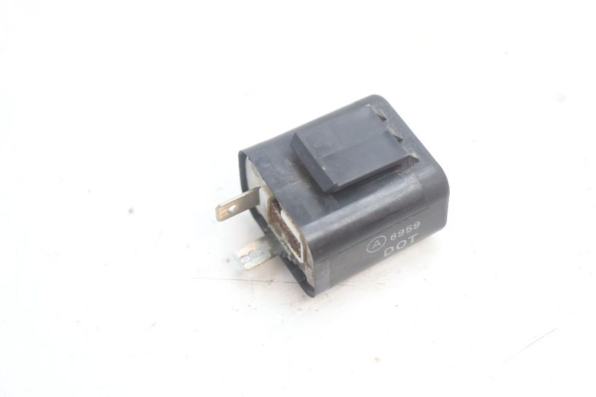 photo de BLINKER RELAIS SUZUKI GSX F GSXF 750 (1988 - 1998) - Zoom auf Gebrauchszustand
