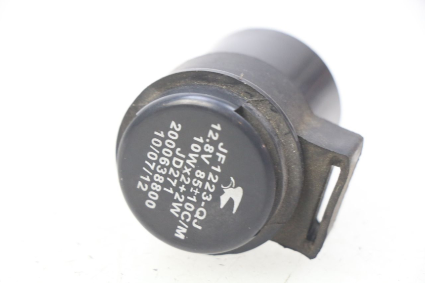 photo de BLINKERRELAIS PEUGEOT KISBEE 4T 50 (2010 - 2017) - Zoom auf Gebrauchszustand