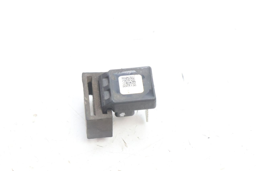 photo de BLINKER RELAIS PIAGGIO LIBERTY IGET 4T 50 (2021 - 2025) - Zoom auf Gebrauchszustand