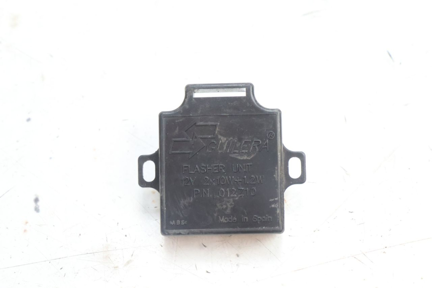 photo de BLINKER RELAIS RIEJU MRT PRO SUPERMOTARD 50 (2007 - 2018) - Zoom auf Gebrauchszustand