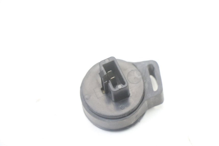 photo de BLINKER RELAIS PEUGEOT TREKKER TKR 50 (2005 - 2014) - Zoom auf Gebrauchszustand