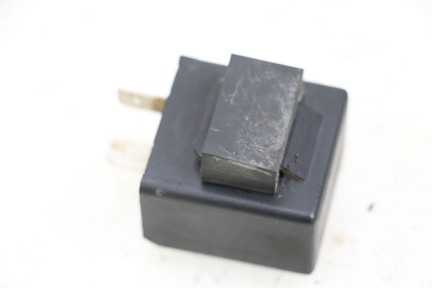 photo de BLINKERRELAIS SUZUKI UH BURGMAN 125 (2002 - 2006) - Zoom auf Gebrauchszustand