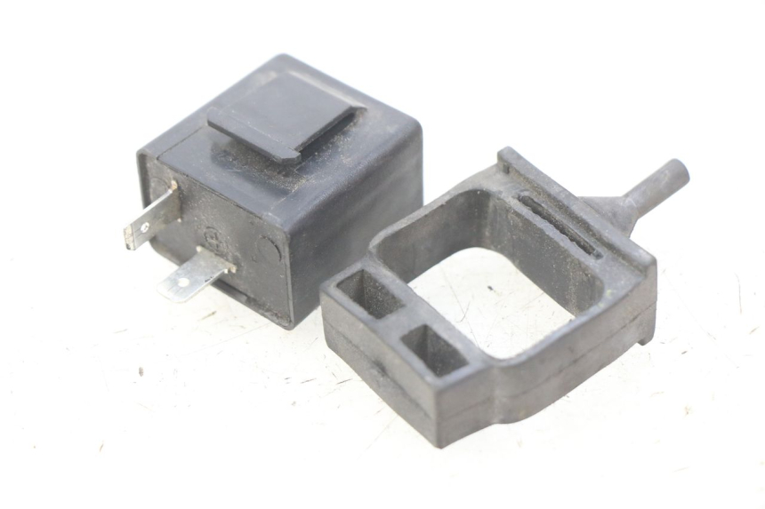 photo de BLINKERRELAIS PIAGGIO VESPA GTS IGET ABS 125 (2017 - 2023) - Zoom auf Gebrauchszustand