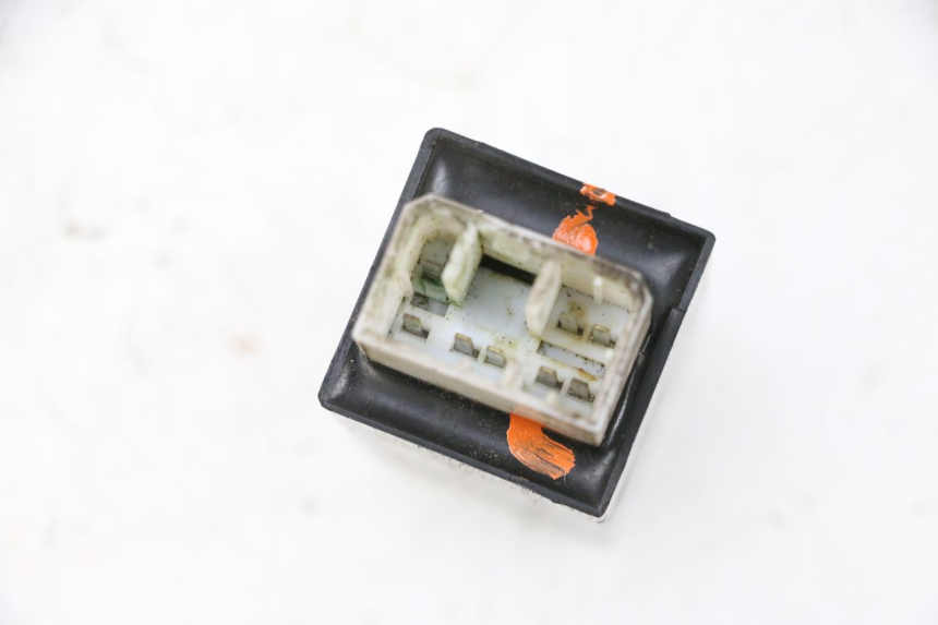 photo de BLINKERRELAIS YAMAHA XMAX X-MAX 125 (2006 - 2009) - Zoom auf Gebrauchszustand